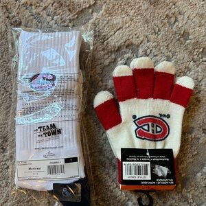 Montreal Canadiens gloves and socks